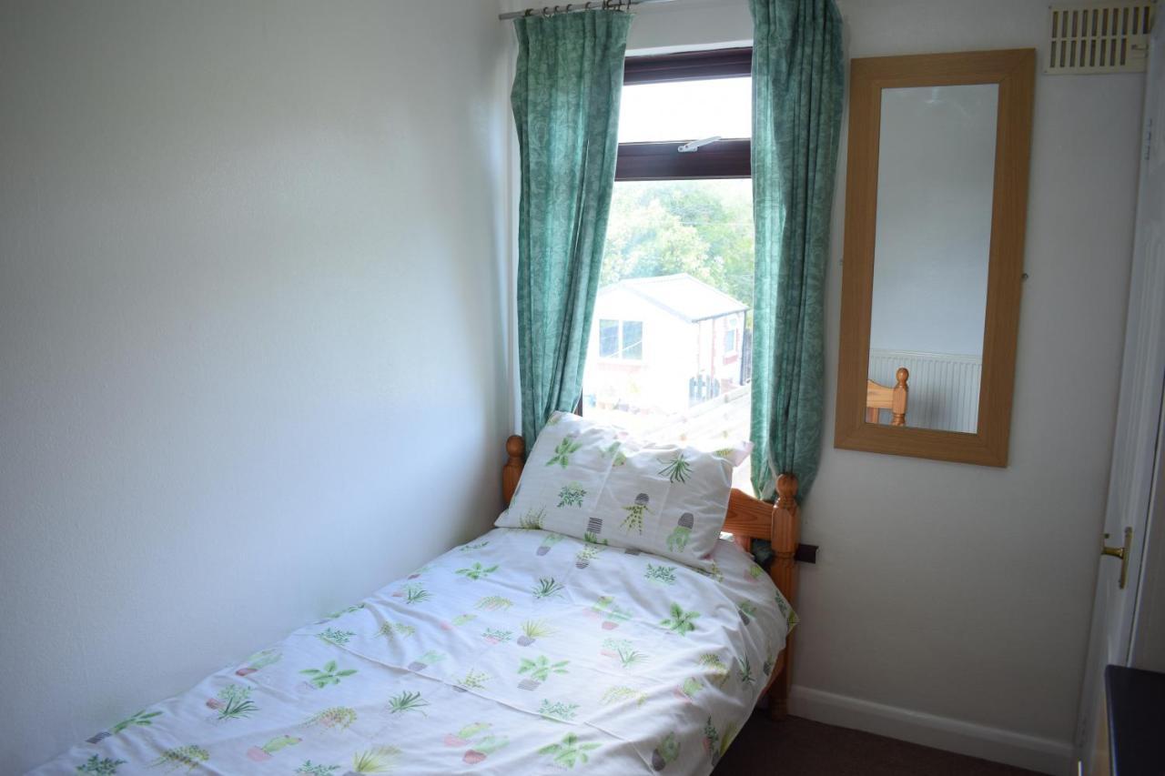 House Stay In Bangor North Wales エクステリア 写真
