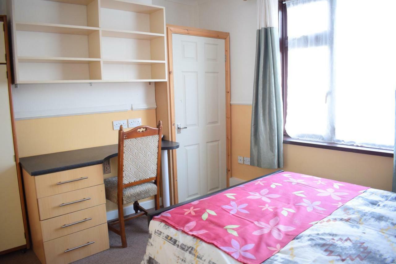 House Stay In Bangor North Wales エクステリア 写真